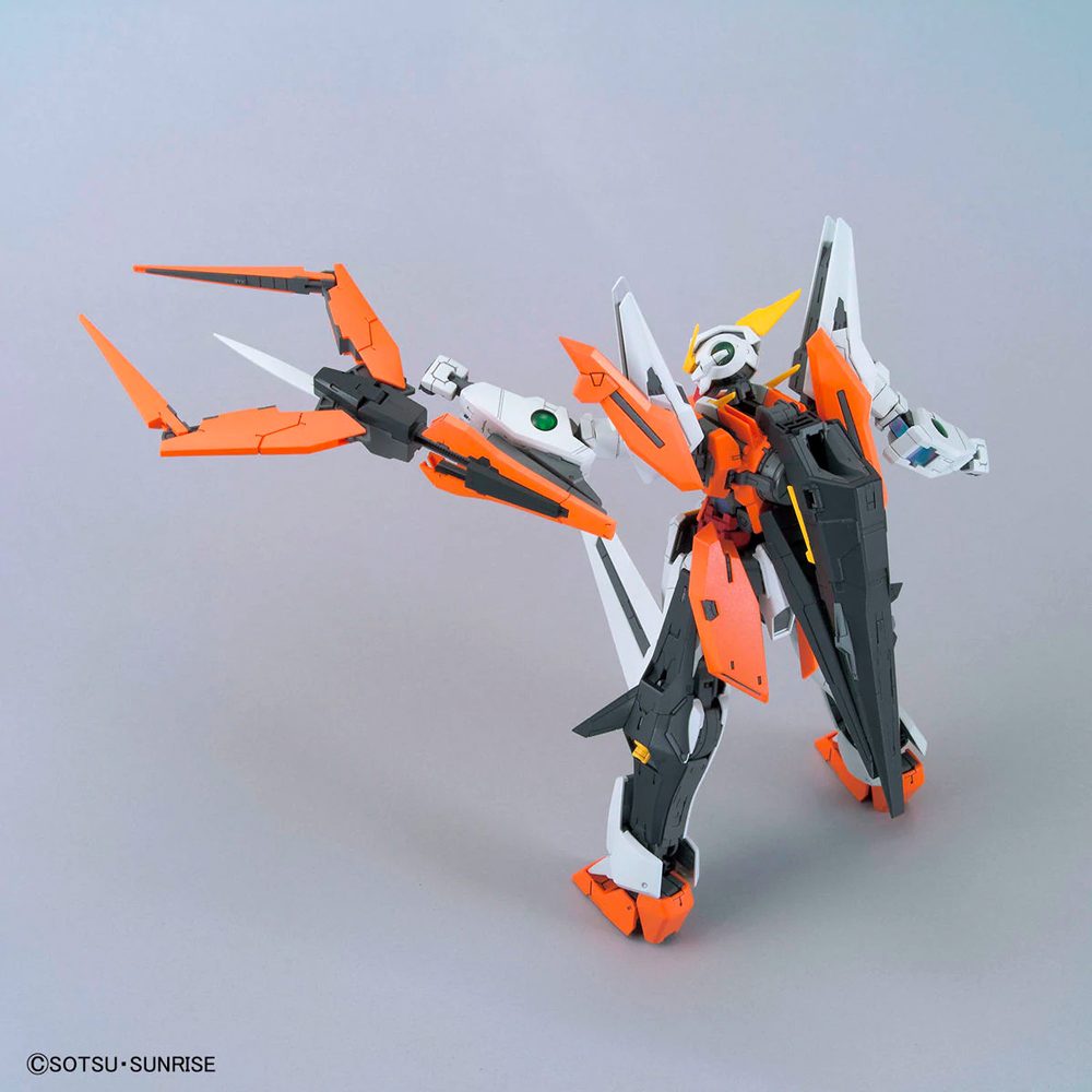 Bandai Spirits: Gundam 00 - MG 1/100 Gundam Kyrios Model Kit