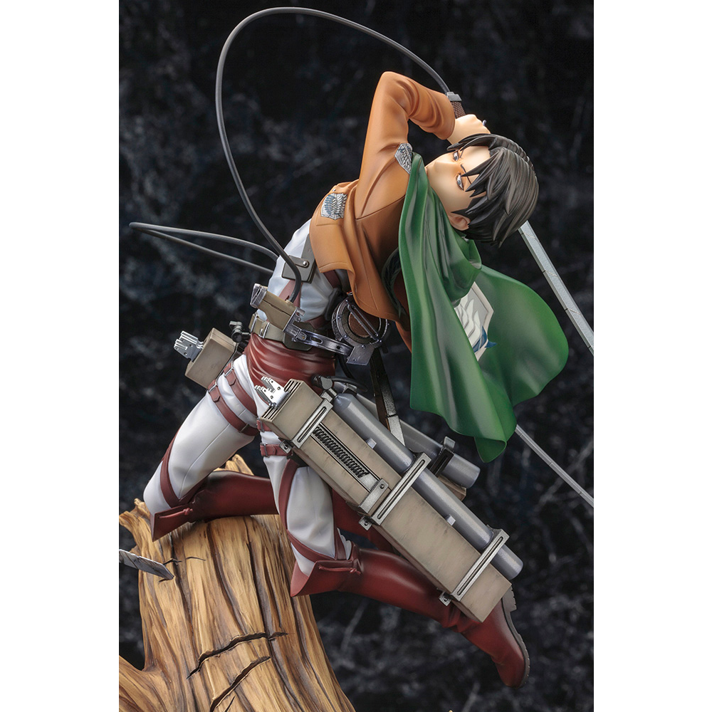 KOTOBUKIYA ARTFX J: Attack on Titan - Levi Renewal Package Ver. 1/7 Scale Figure