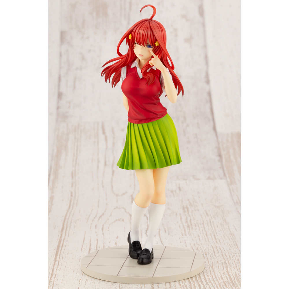 KOTOBUKIYA ARTFX J: The Quintessential Quintuplets - Itsuki Nakano 1/8 Scale Statue