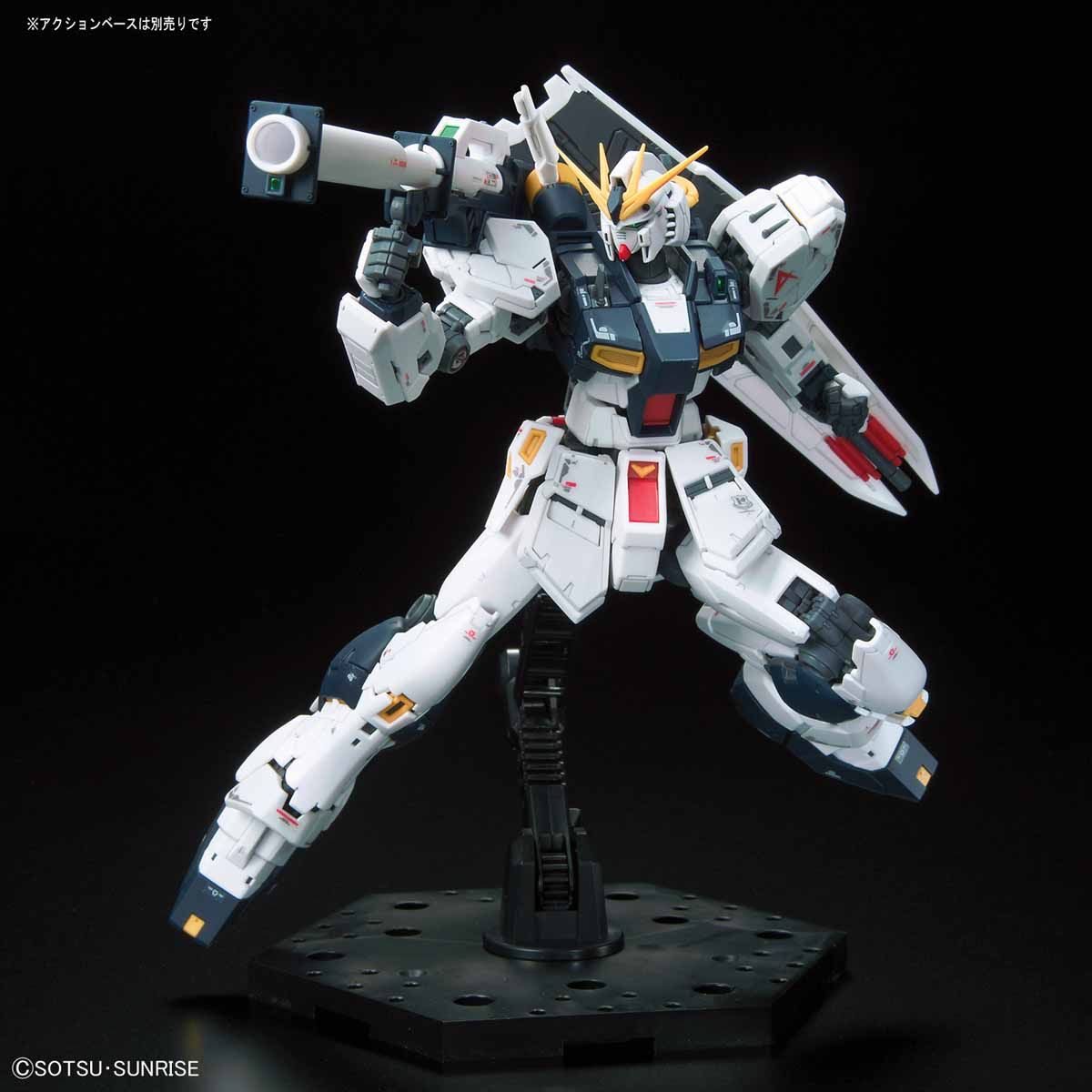 Bandai Hobby: Char's Counterattack - RG 1/144 RX-93 Nu Gundam Model Kit