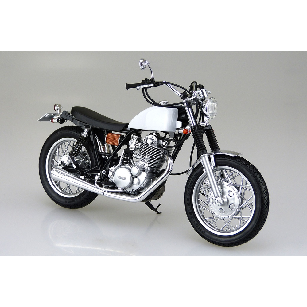 Aoshima: 1/12 Yamaha SR400S With Custom Parts Scale Model Kit #11