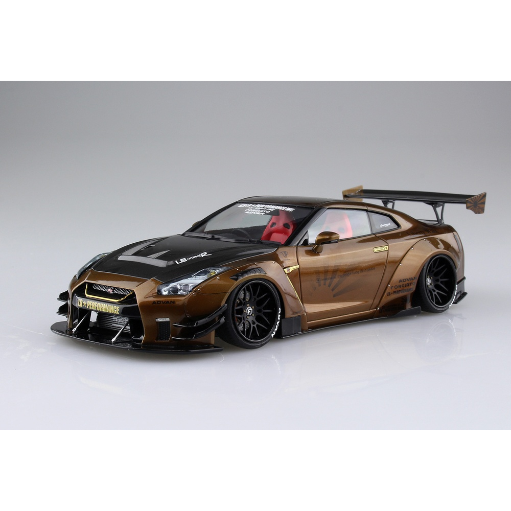 Aoshima: 1/24 LB-WORKS R35 GT-R type 2 Ver. 1 Scale Model Kit #12