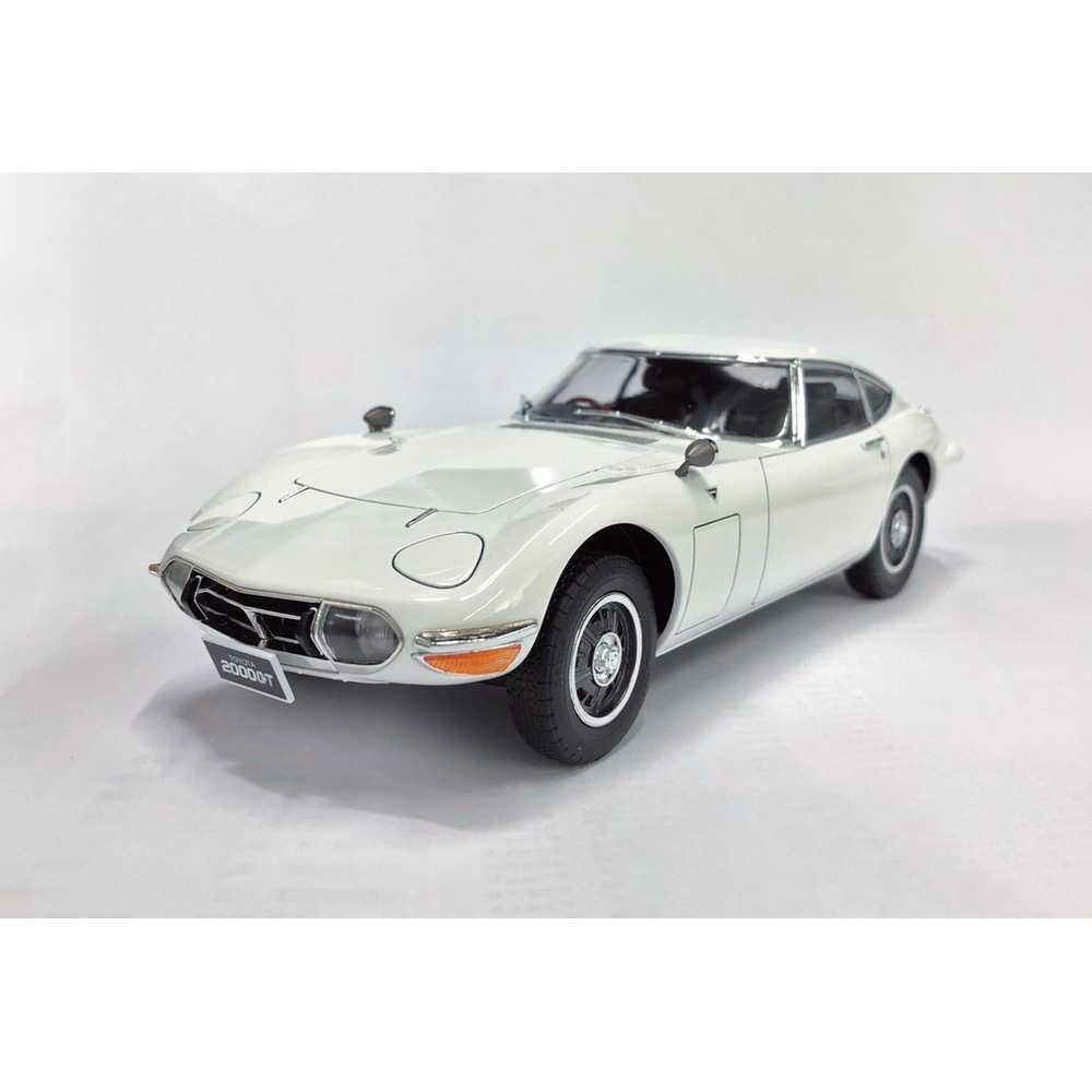 Aoshima: 1/24 TOYOTA MF10 2000GT '69 Scale Model Kit #01