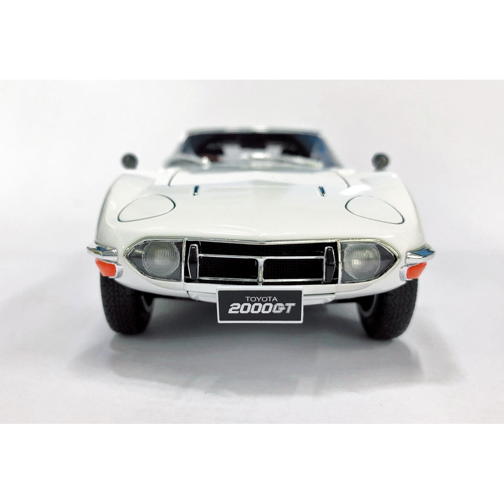 Aoshima: 1/24 TOYOTA MF10 2000GT '69 Scale Model Kit #01