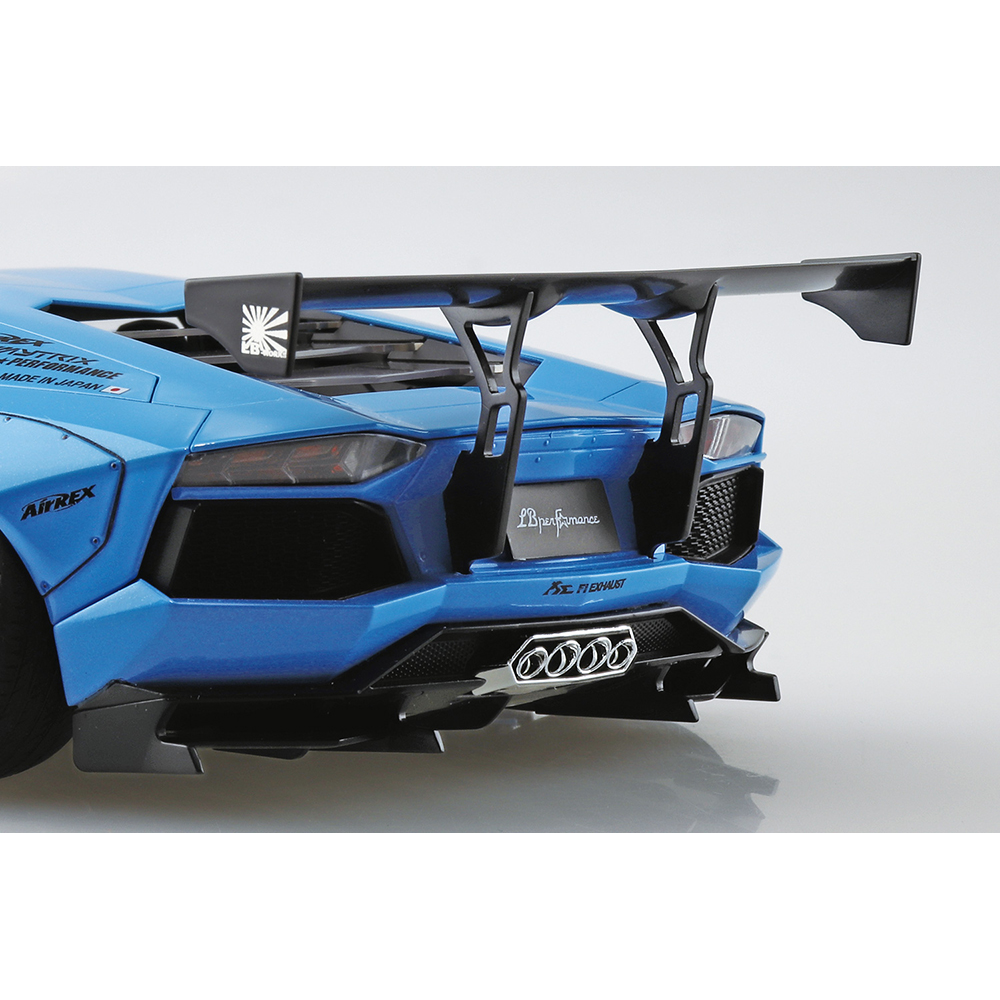 Aoshima: 1/24 LB-Works Lamborghini Aventador Ver. 1 Scale Model Kit #17