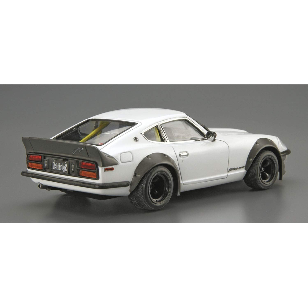 Aoshima: 1/24 NISSAN S30 Fairlady Z AERO CUSTOM Ver. 2 '75 Scale Model Kit #128