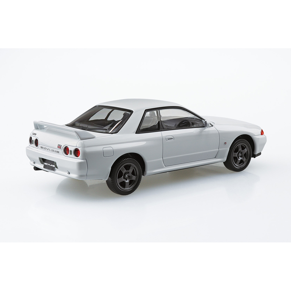 Aoshima: 1/32 The Snap Kit Nissan R32 Skyline GT-R (Crystal White) Scale Model Kit #14-B