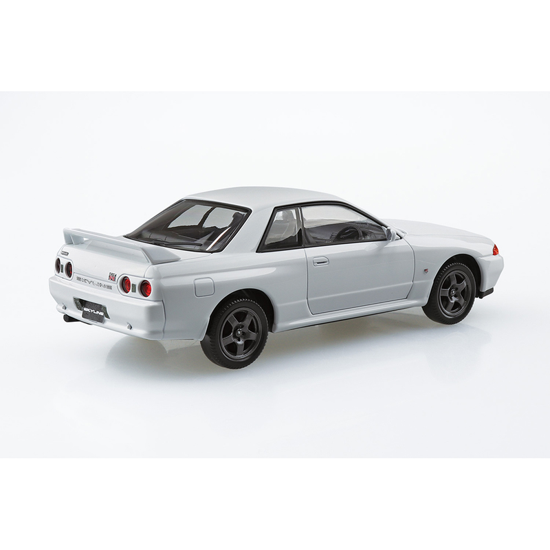 Aoshima: 1/32 The Snap Kit Nissan R32 Skyline GT-R (Crystal White) Scale Model Kit