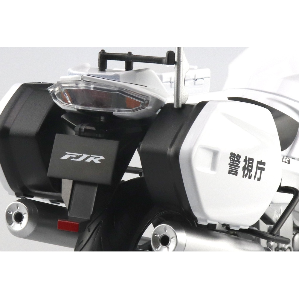 Aoshima: 1/12 Scale Yamaha FJR1300P Police Die-Cast Motorcycle Aoshima: 1/12 Scale Yamaha FJR1300P Police Die-Cast Motorcycle