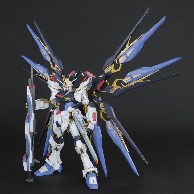 Bandai Spirits: Gundam - PG 1/60 ZGMF-X20A Strike Freedom Gundam Model Kit