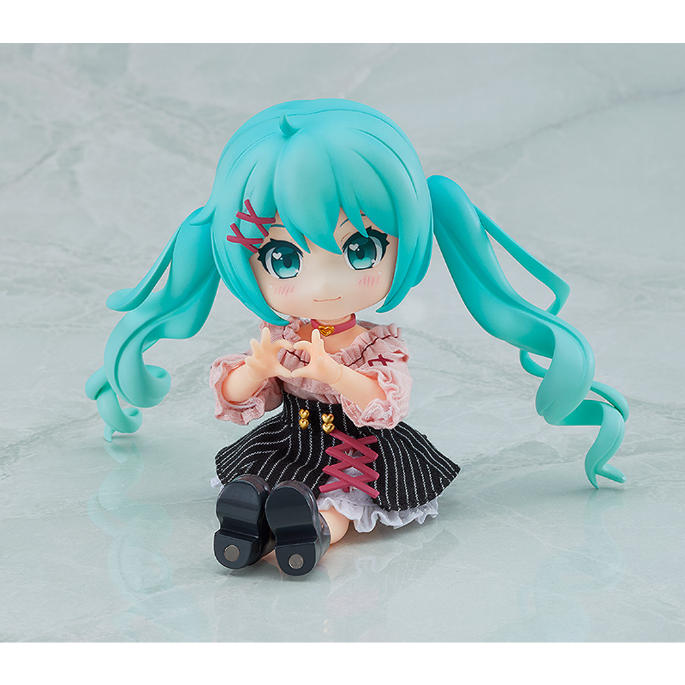 Hatsune buy Miku Nendoroid Doll