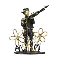Mighty Jaxx: Crayon Shooter (LA Gold Edition) Vinyl Figure