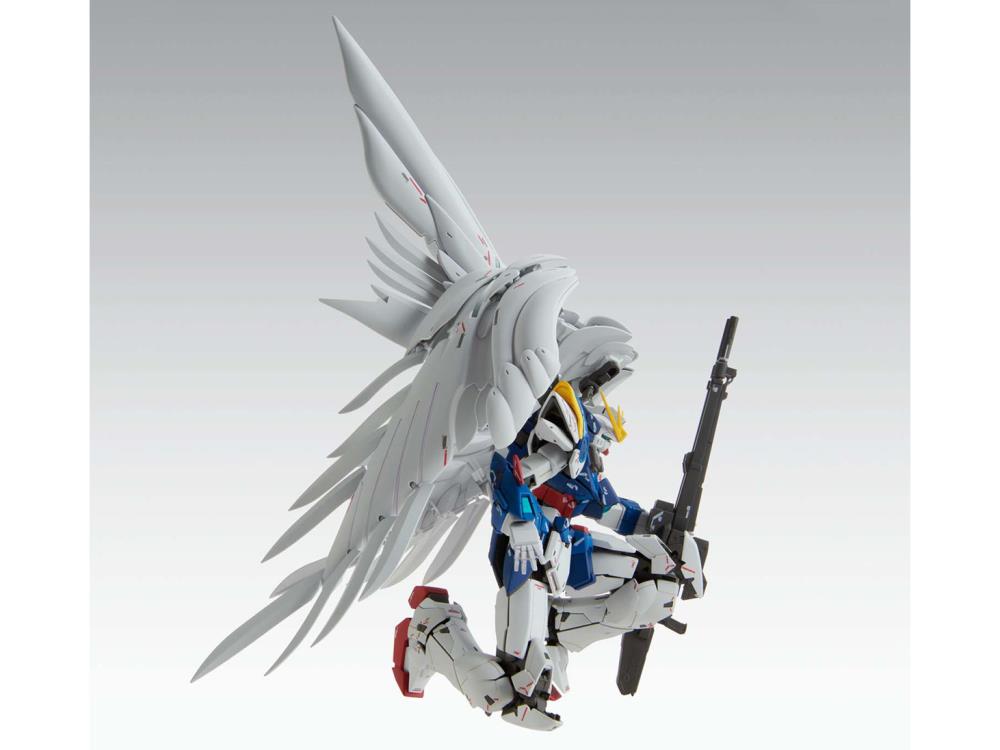 Bandai Spirits: Gundam Wing Endless Waltz - MG 1/100 Wing Gundam Zero EW (Ver.Ka) Model Kit