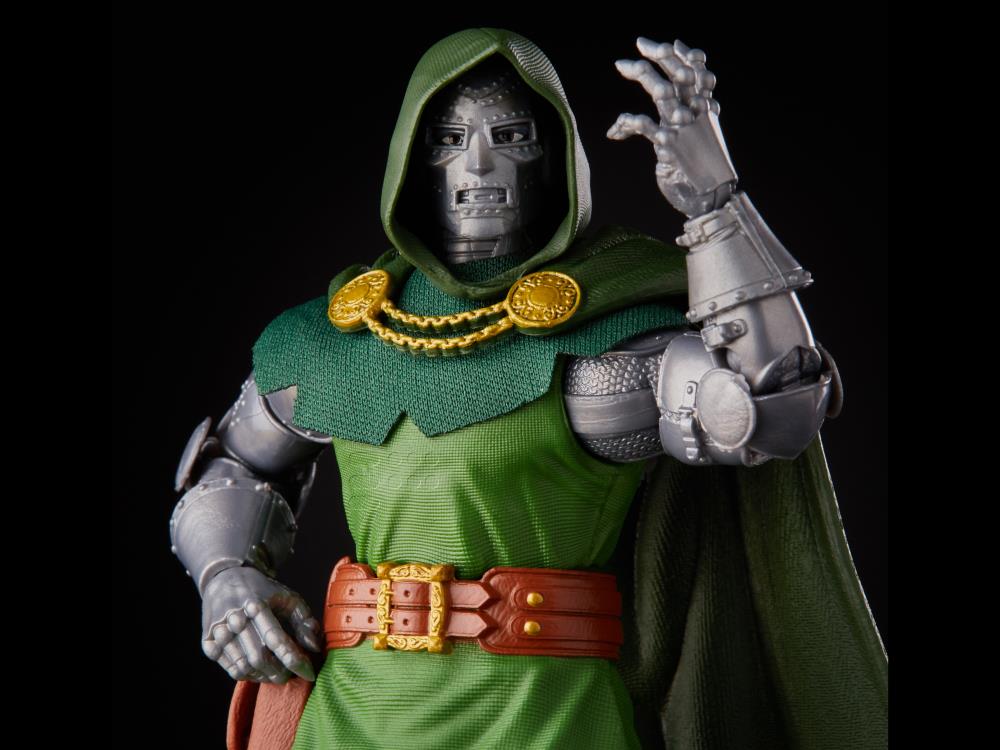 Fantastic Four Marvel Legends - Doctor Doom 6-Inch Exclusive Action Figure