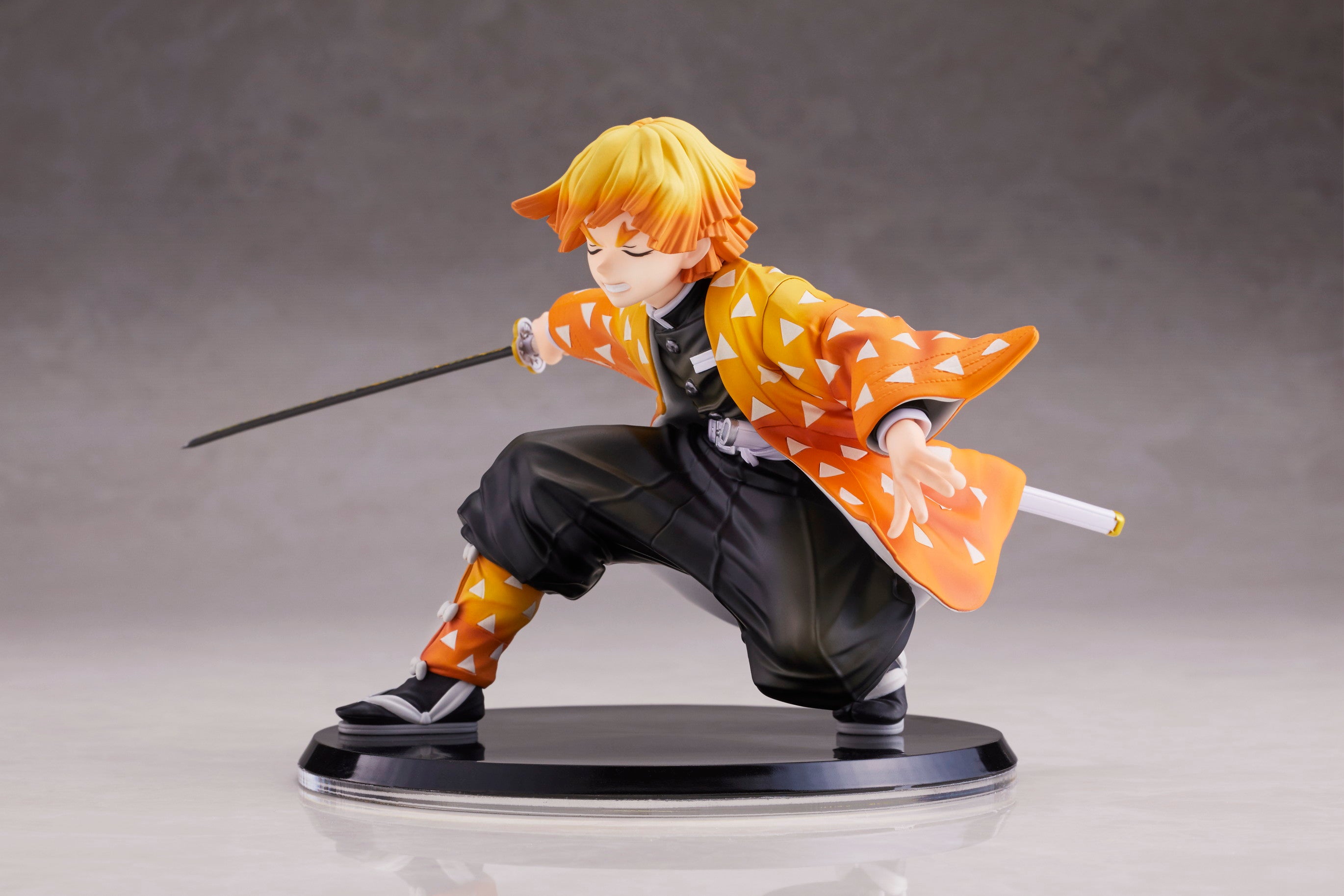 Aniplex: Demon Slayer: Kimetsu no Yaiba - Zenitsu Agatsuma 1/8 Scale Figure