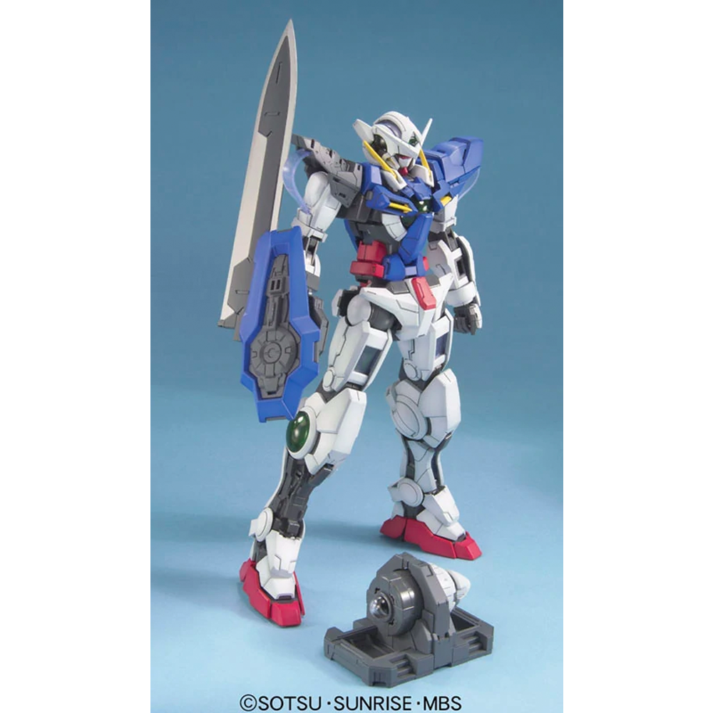 Bandai Spirits: Gundam 00 - MG 1/100 GN-001 Gundam Exia Model Kit