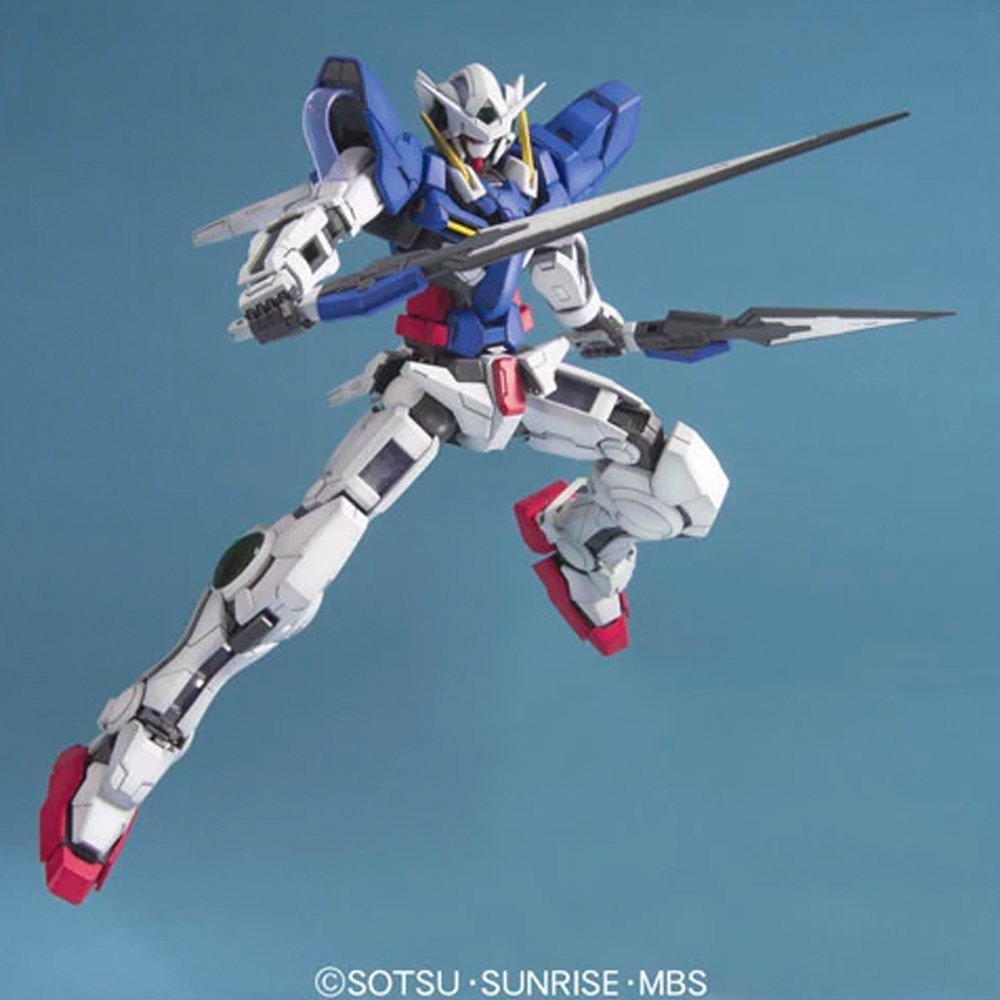 Bandai Spirits: Gundam 00 - MG 1/100 GN-001 Gundam Exia Model Kit