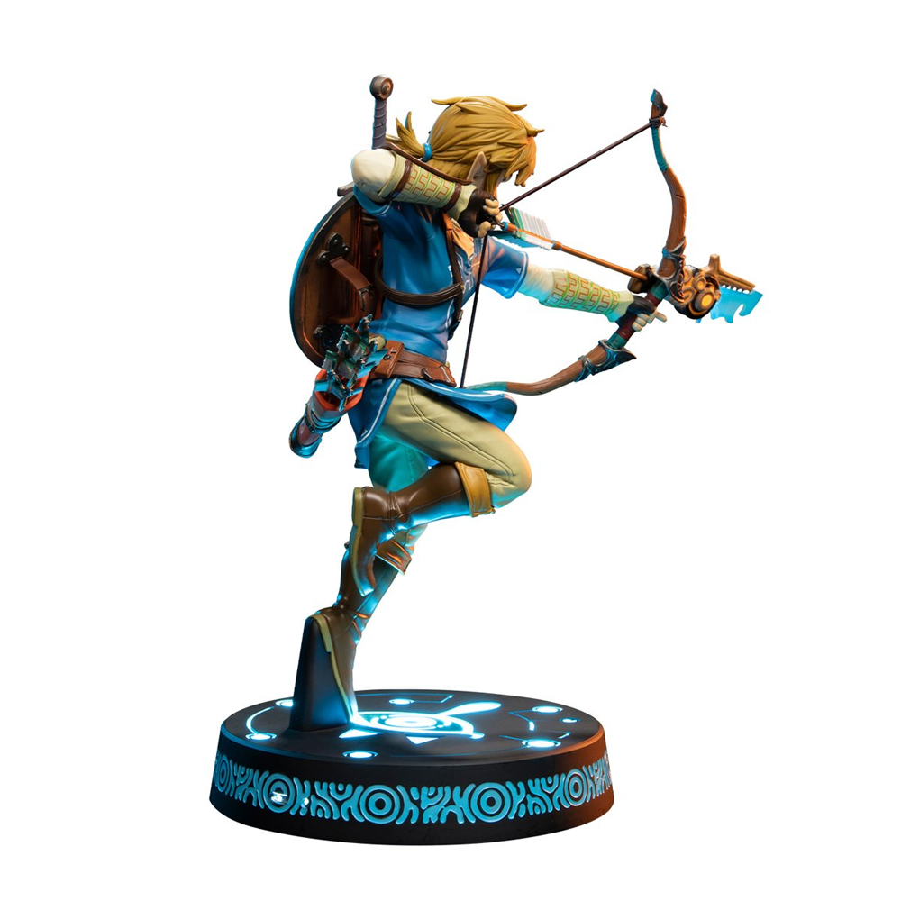 First 4 Figures: The Legend of Zelda: Breath of the Wild - Link Statue