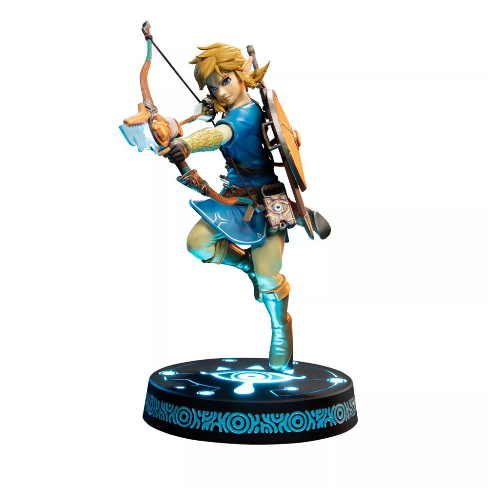 First 4 Figures: The Legend of Zelda: Breath of the Wild - Link Statue