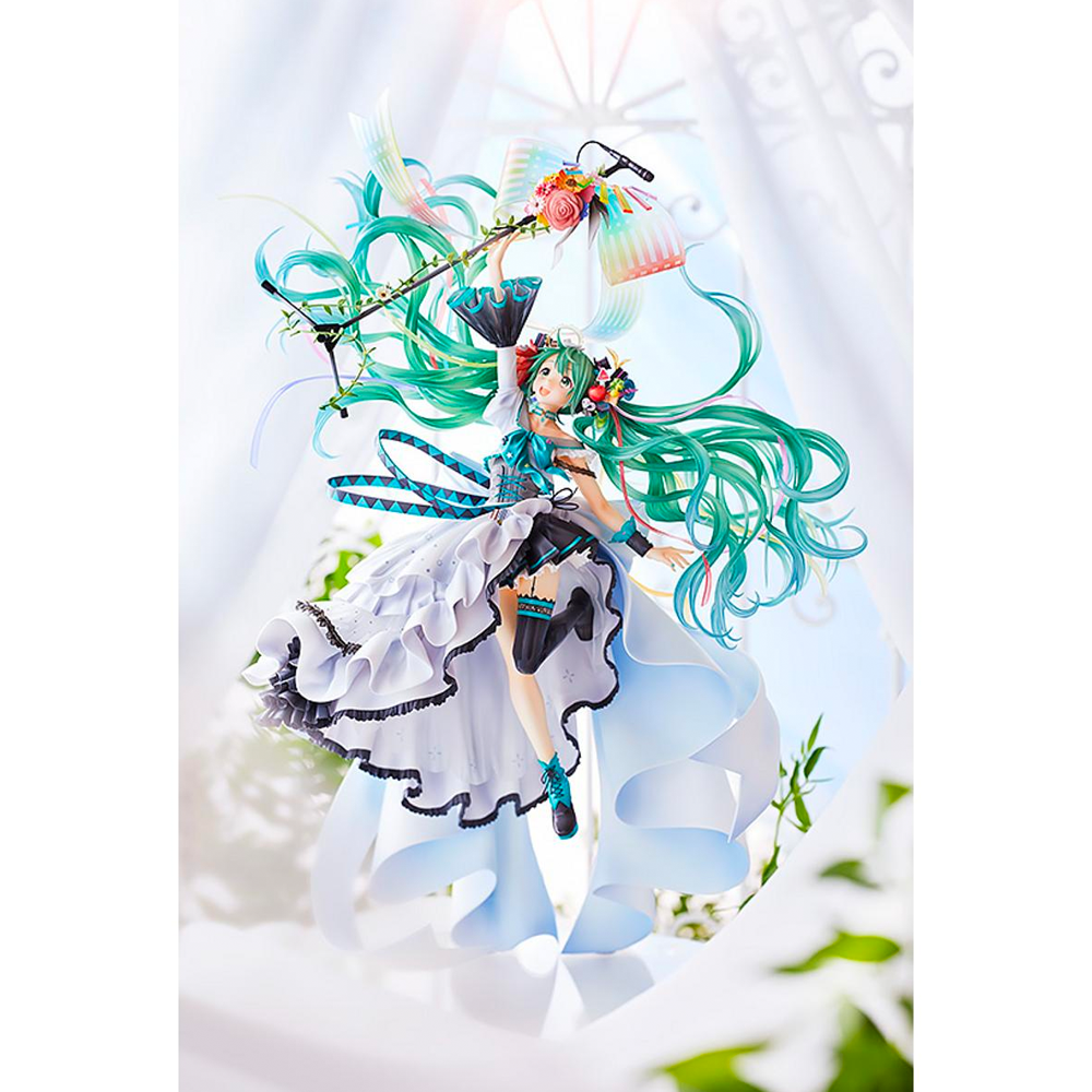 Good Smile Company: Character Vocal Series 01 - Hatsune Miku: Memorial Dress Version 1/7 Scale Figure