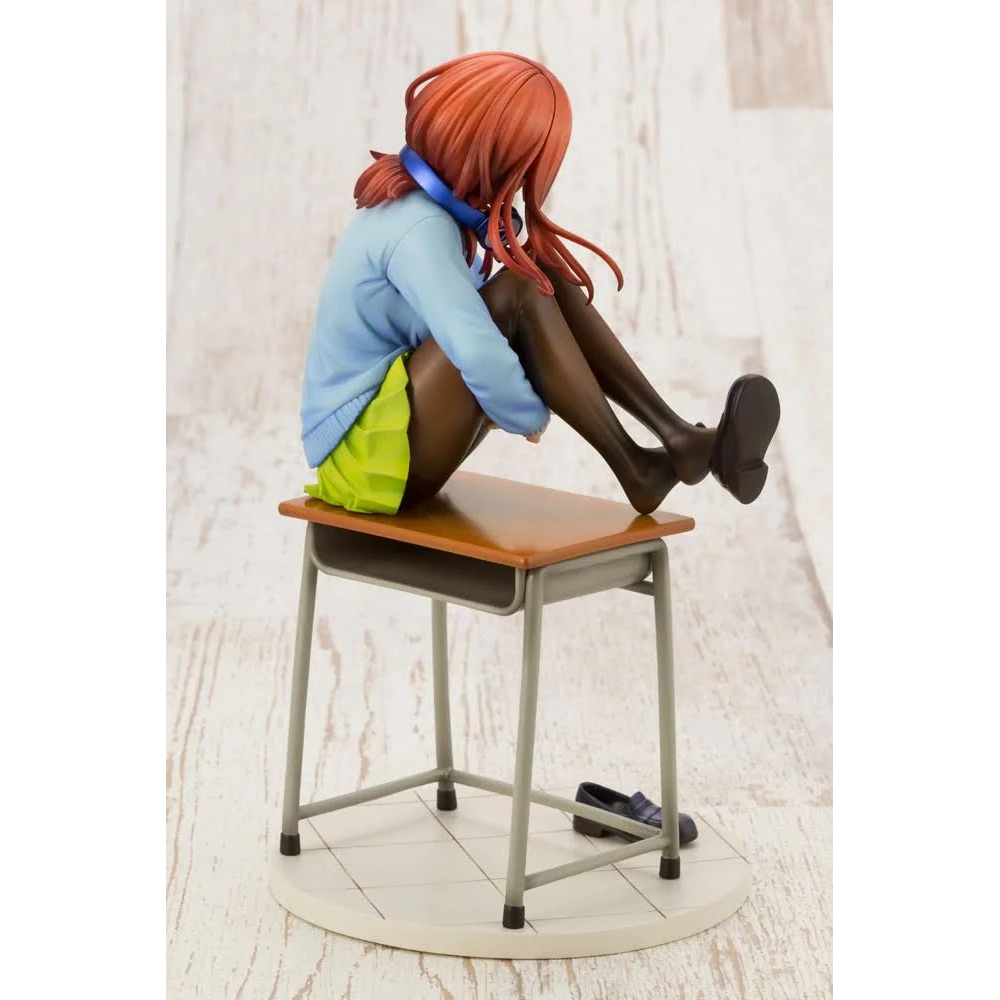 KOTOBUKIYA: The Quintessential Quintuplets - Miku Nakano 1/8 Scale Figure