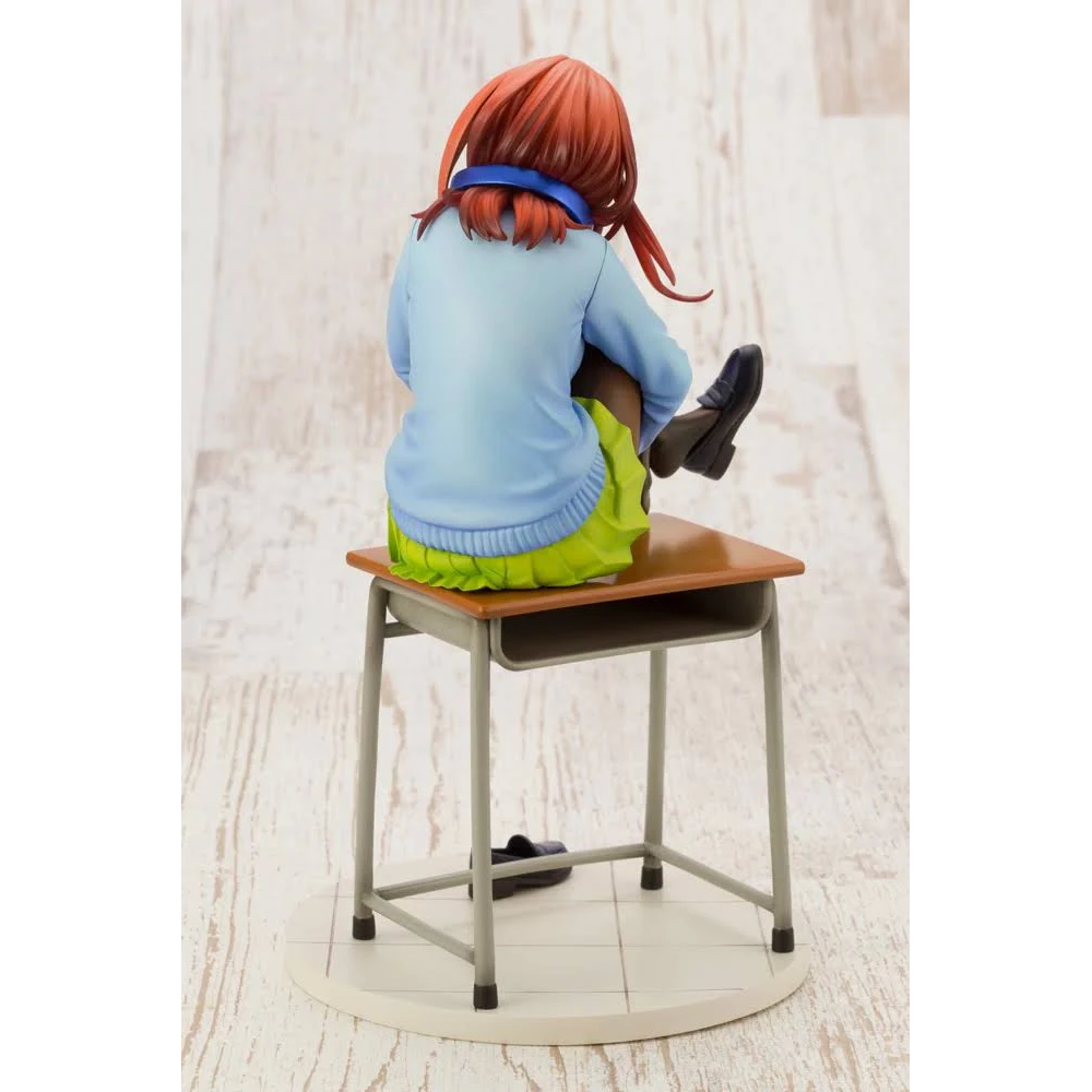 KOTOBUKIYA: The Quintessential Quintuplets - Miku Nakano 1/8 Scale Figure