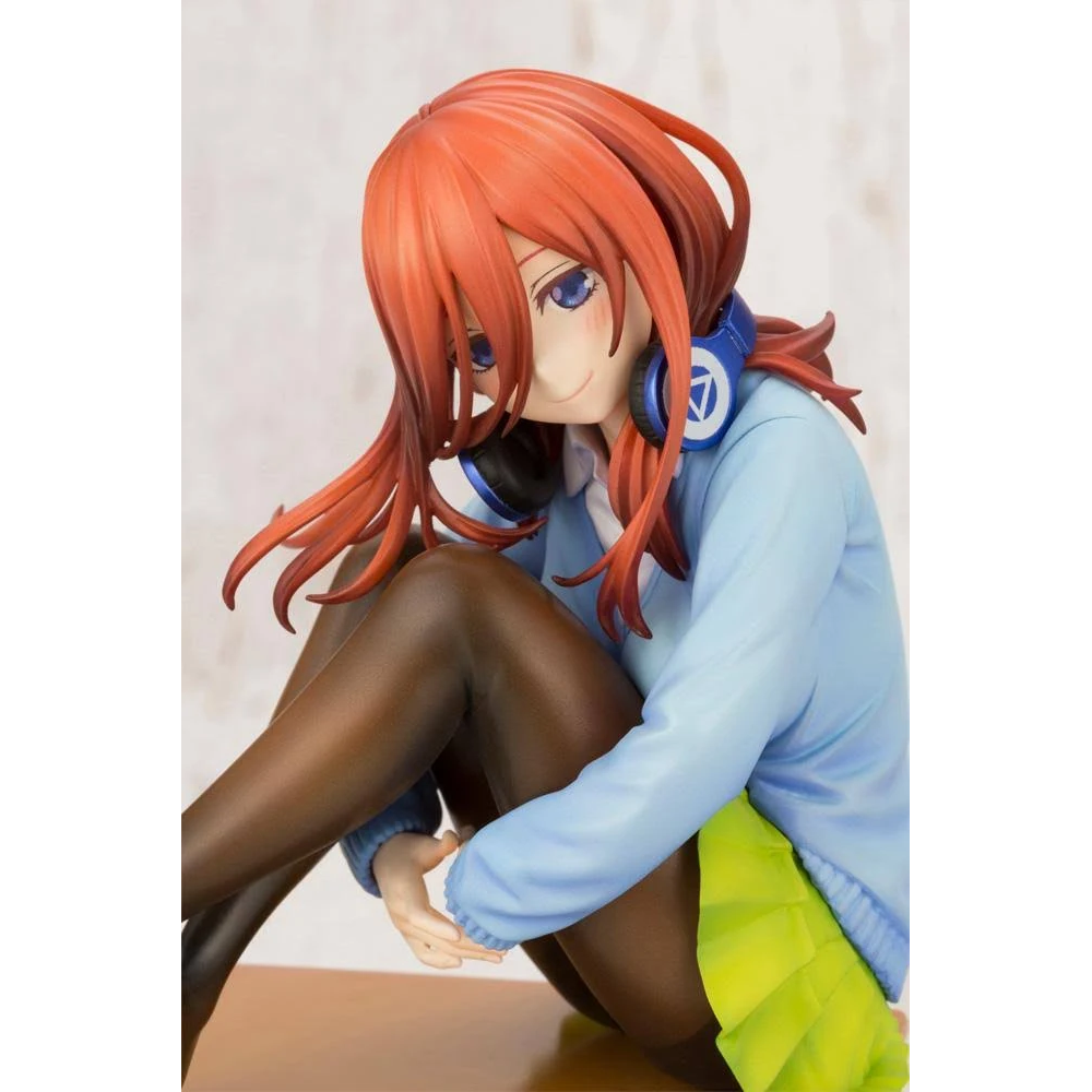 KOTOBUKIYA: The Quintessential Quintuplets - Miku Nakano 1/8 Scale Figure