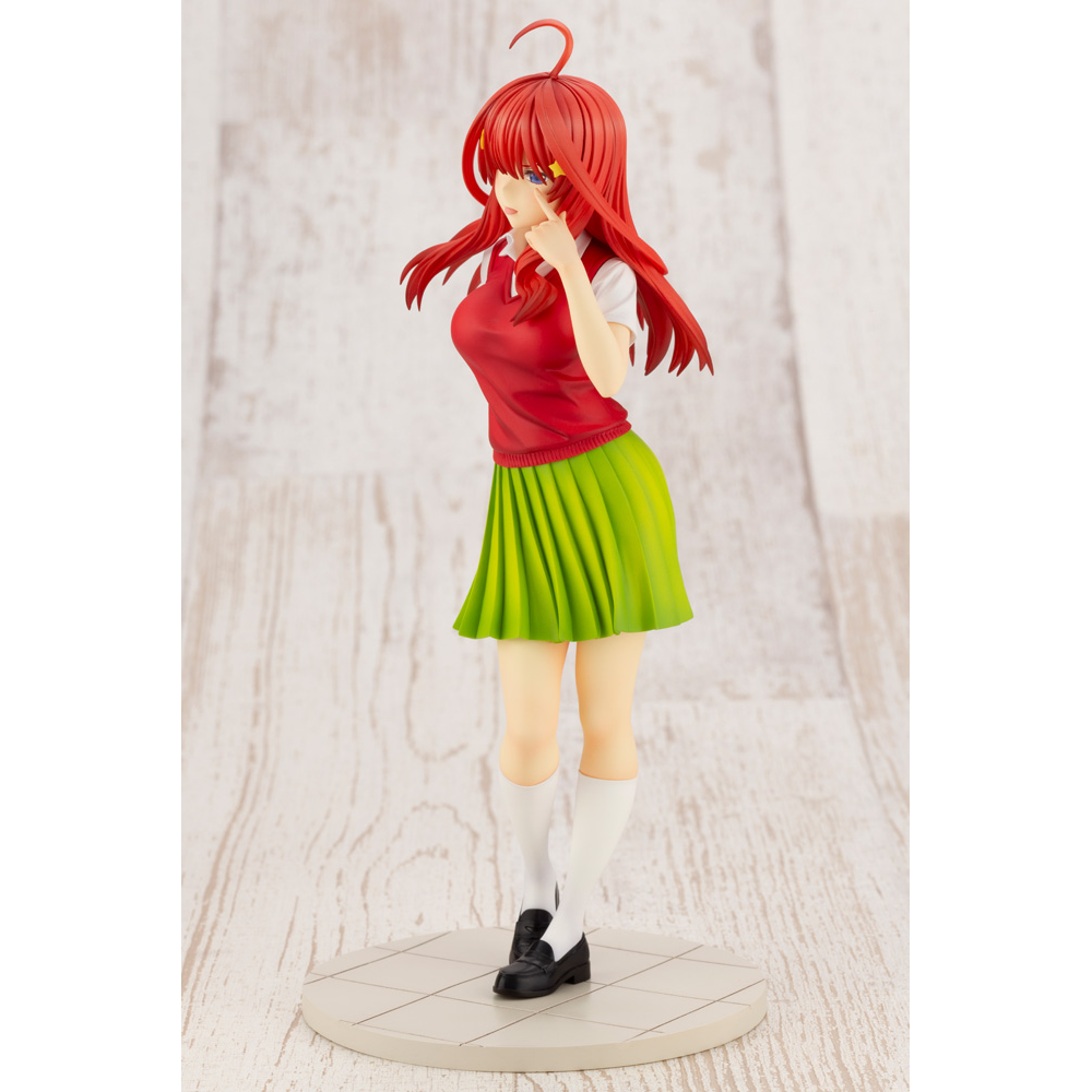 KOTOBUKIYA ARTFX J: The Quintessential Quintuplets - Itsuki Nakano 1/8 Scale Statue