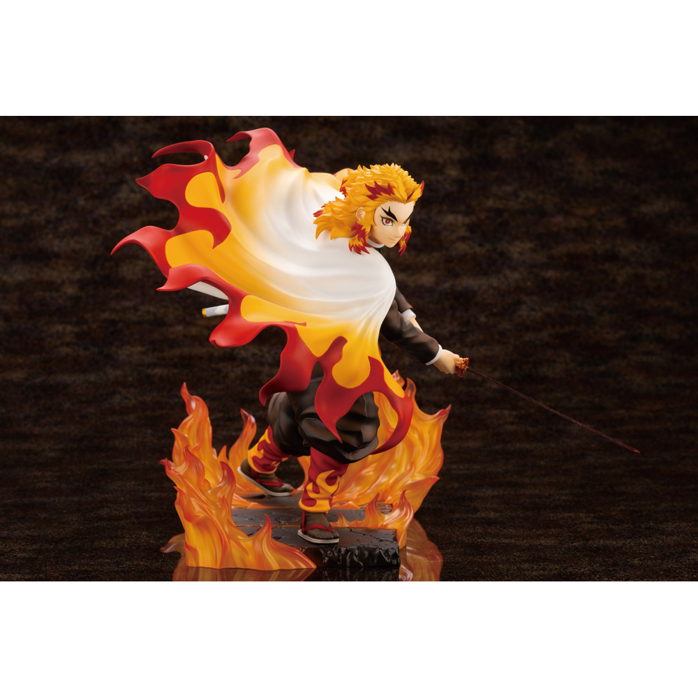 KOTOBUKIYA ARTFX J: Demon Slayer: Kimetsu no Yaiba - Kyojuro Rengoku