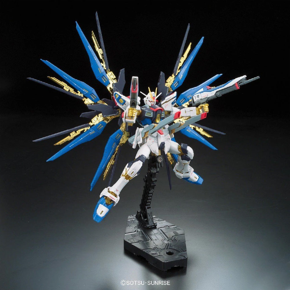 Bandai Hobby: Gundam SEED Destiny - RG 1/144 Strike Freedom Gundam #14 Model Kit