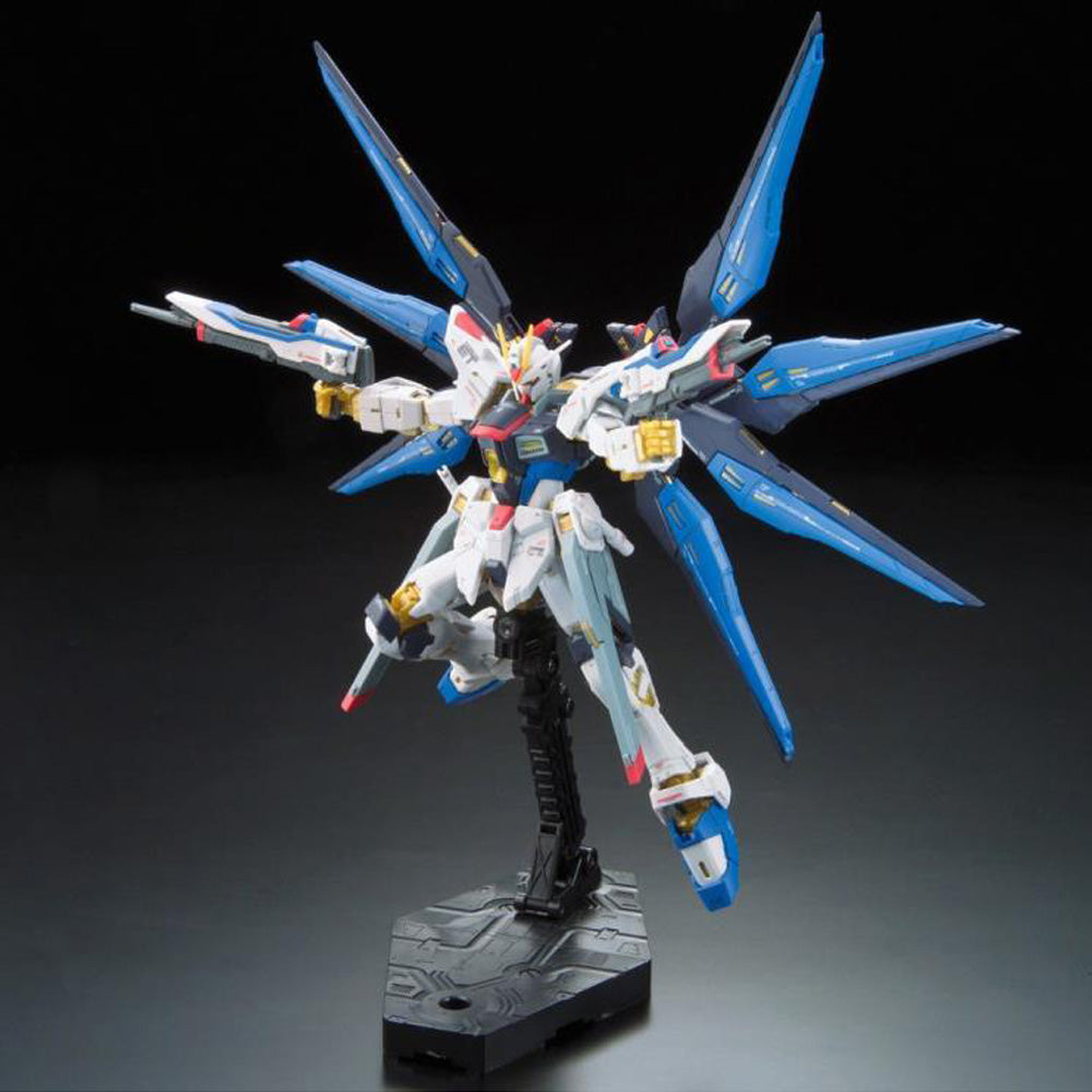 Bandai Hobby: Gundam SEED Destiny - RG 1/144 Strike Freedom Gundam #14 Model Kit