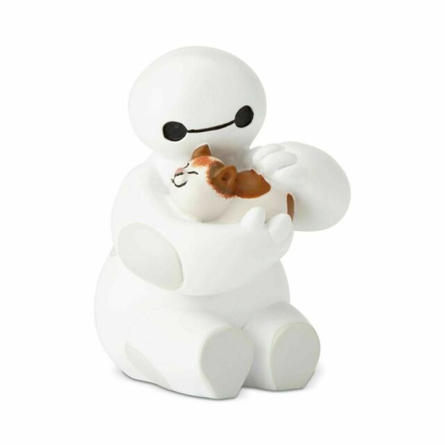 Disney Showcase: Big Hero 6 - Baymax Petting Cat Mini Figurine