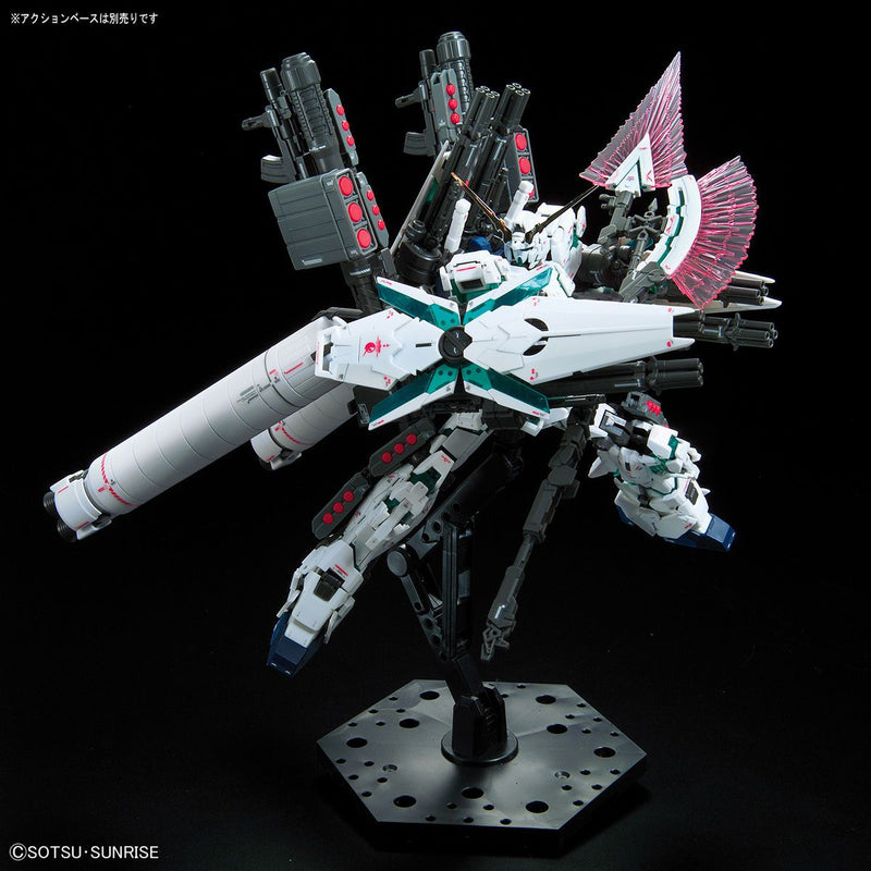 Bandai Hobby: Gundam UC - RG 1/144 Full Armor Unicorn Gundam Model Kit