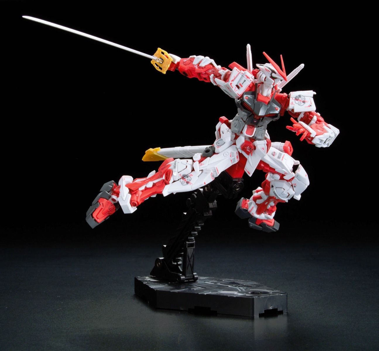 Bandai Hobby: Gundam SEED Astray - RG 1/144 Gundam Astray Red Frame Mo